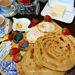 A picture of Lacha paratha for sehri..