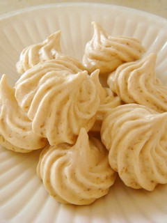 A picture of Crusty Coconut Merengue Cookies.