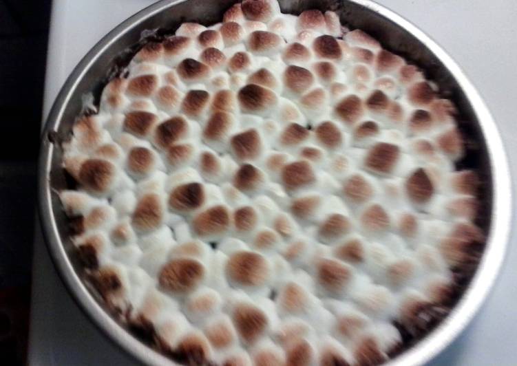 How to Make Favorite S&#39;mores Pie