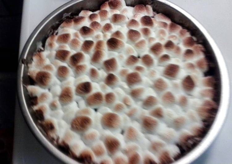 Easiest Way to Make Quick S&#39;mores Pie