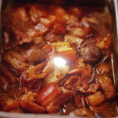 A picture of Pork Stew with Onions.