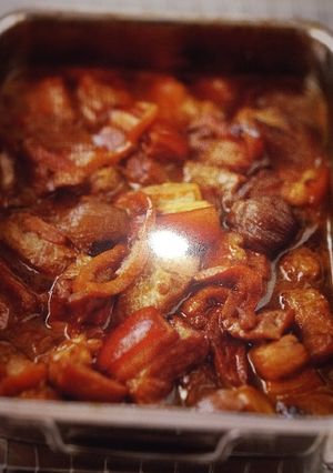 A picture of Pork Stew with Onions.