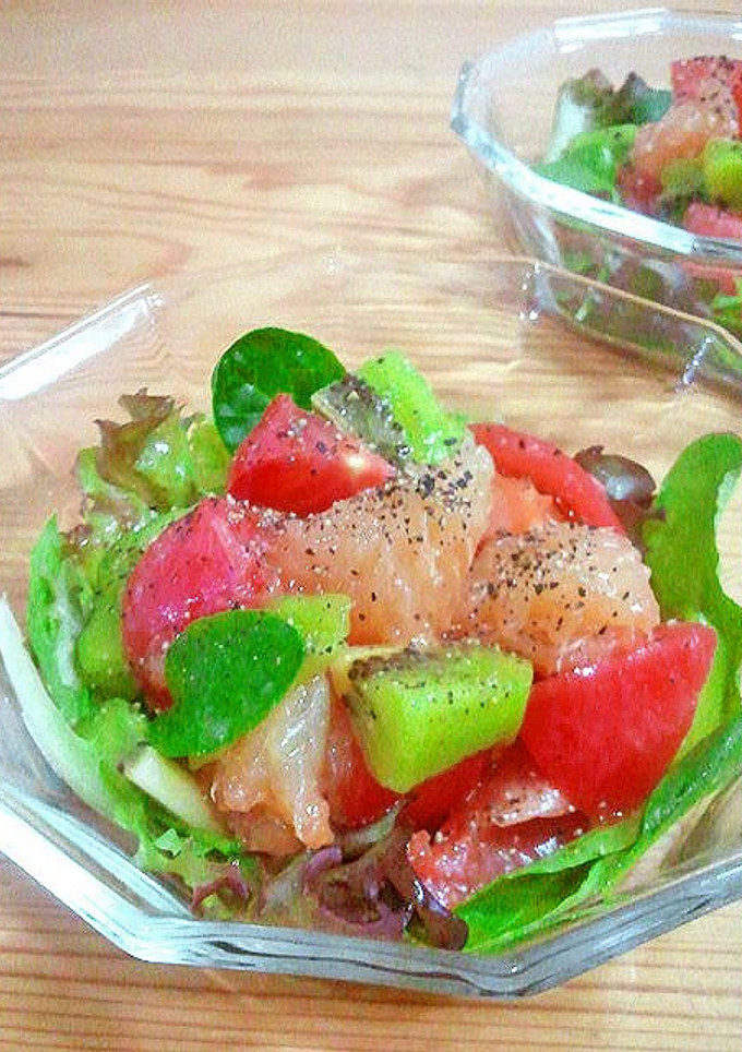 A picture of Grapefruit Salad With Balsamic Vinegar.