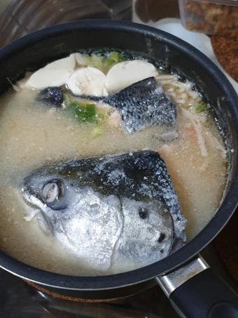 Langkah Mudah untuk Menyiapkan Resep Sop kepala ikan salmon yang Enak Banget Anti Ribet, Menggugah Selera