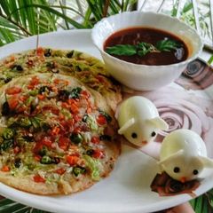 A picture of Rava uttapam.