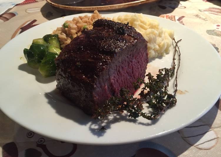 Super Yummy Cast Iron Skillet Top Sirloin Steak