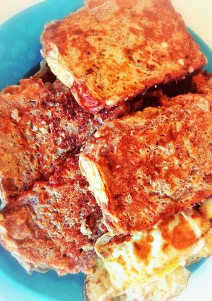 A picture of Cinna-D-licious French toast.