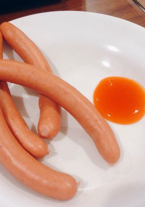 Hình của món Xúc xích luộc.