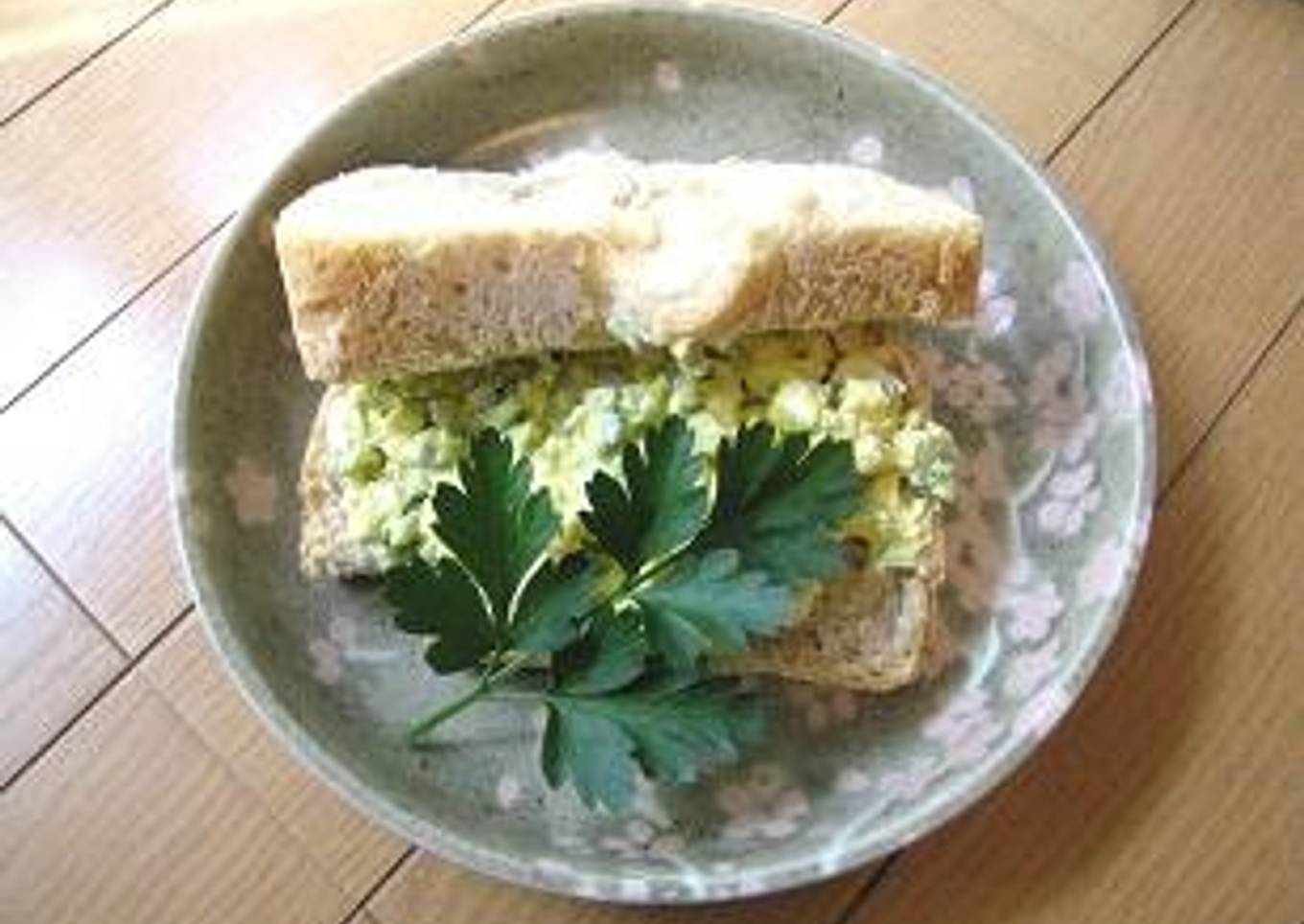 Old School Lunch-Style Egg and Cucumber Salad Sandwiches
