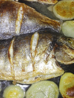 Una foto de Dorada al horno al limón