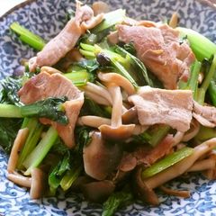 A picture of Stir-Fried Komatsuna and Shimeji Mushooms with Oyster Sauce.