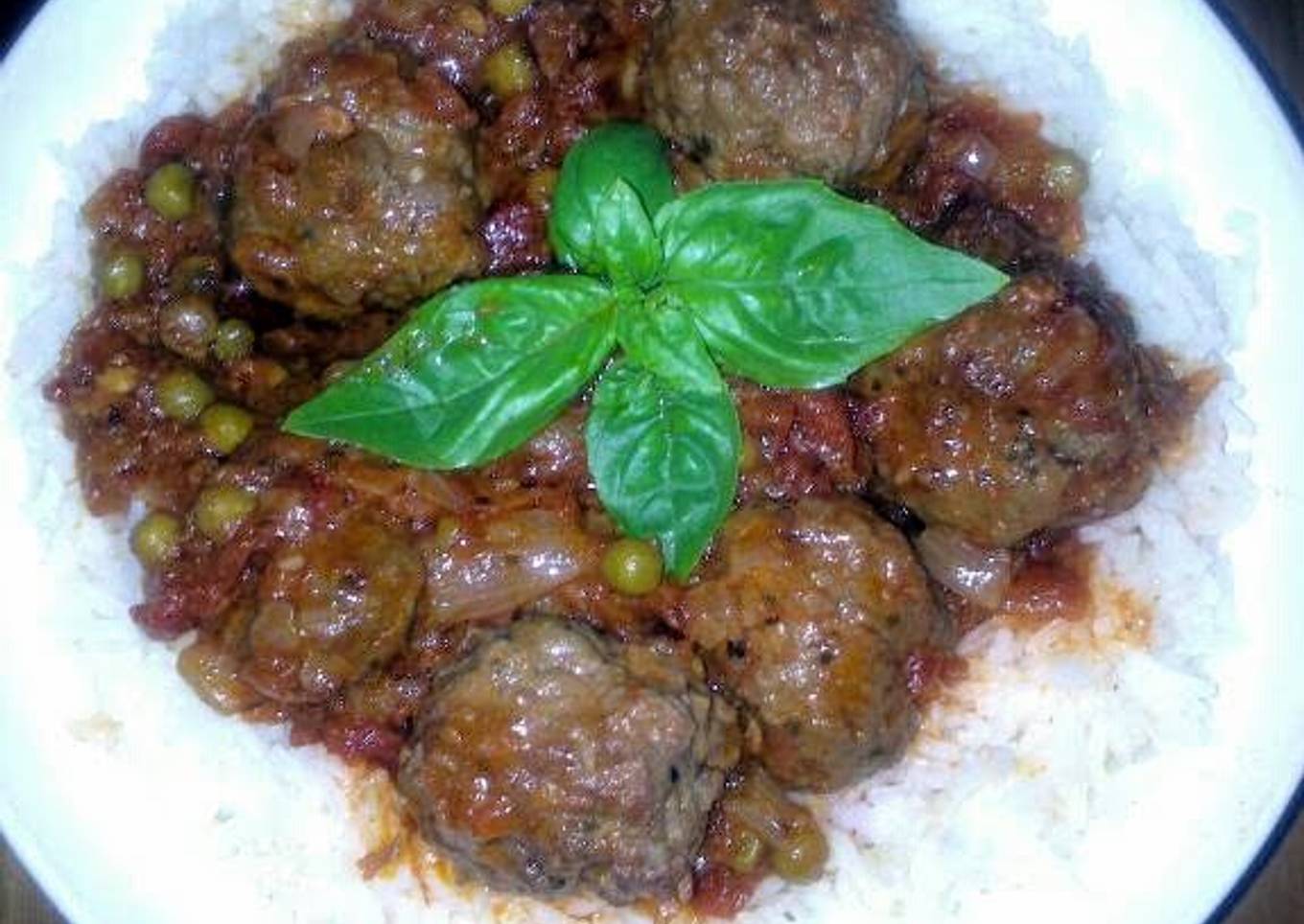 Sig's crockpot meatballs with chorizo sauce