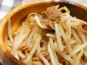 A picture of bean sprouts stir fry