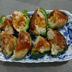 รูปของ Paprika hijau disi ayam cincang