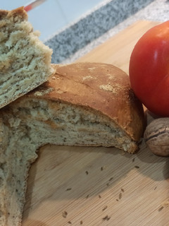 Una foto de Hogaza de pan semi-integral con Chía 🍞