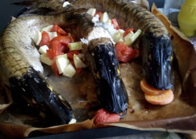 Щука запеченная с овощами в духовке. Щука запеченная с овощами в духовке