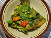 Gambar pesmol ikan mujair daun kemangi