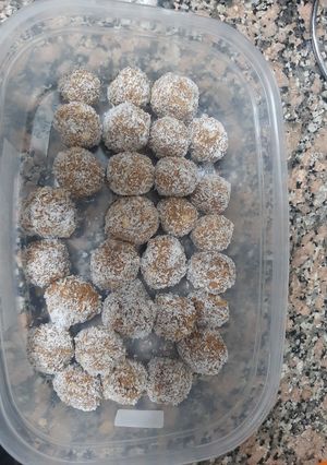 Una foto de Trufas de vainilla y coco (para hacer con los chicos)