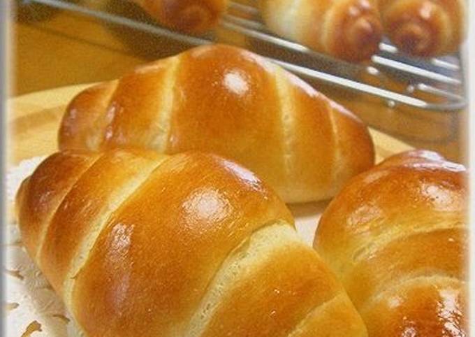 Light and Fluffy Basic Bread Dough Bread Rolls