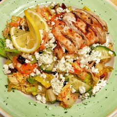 A picture of Tropical Salad w/grilled chicken.