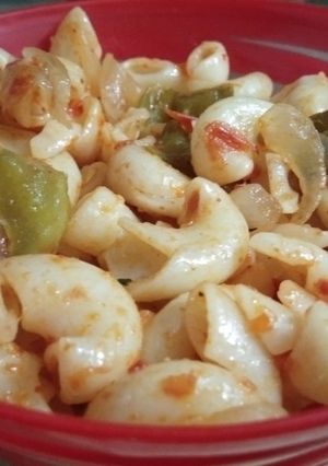 A picture of Macaroni.