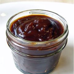 A picture of Dan and Whit's Sweet bbq Sauce.