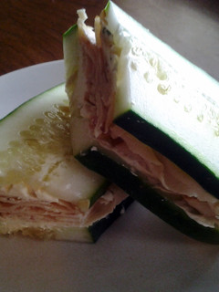 A picture of Cucumber chicken subs.