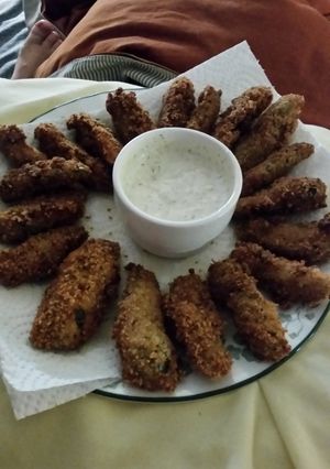 A picture of Crispy Deep fried pickles.
