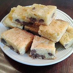 White Chocolate Chip Macadamia Brownie Bars A picture of White Chocolate Chip Macadamia Brownie Bars.