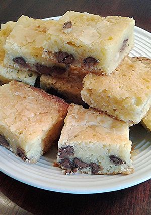 A picture of White Chocolate Chip Macadamia Brownie Bars.