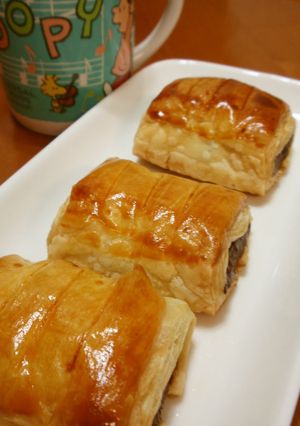 A picture of Easy Chocolate Pies.