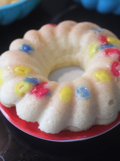 Una foto de Pudin con forma de rosca al microondas