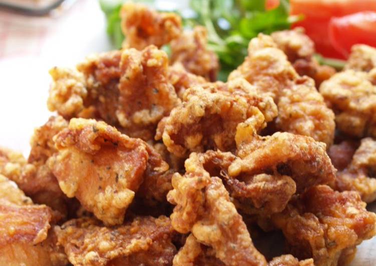 Recipe of Super Quick Homemade Deep Fried Chicken with Basil Leaves