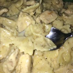 A picture of Creamy Chicken & Bowtie Pasta.