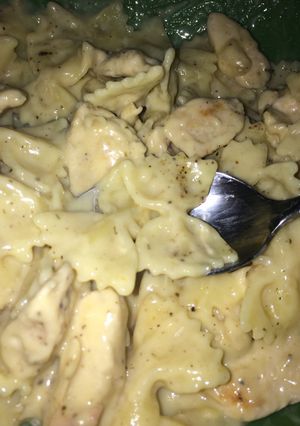 A picture of Creamy Chicken & Bowtie Pasta.