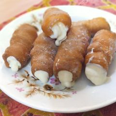 A picture of Cream Roll.