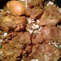A picture of chicken and rice vermicelli.