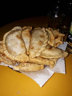 Una foto de Empanadas de pollo caseras súper Fáciles y económicas