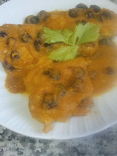 Una foto de Pechuga de pollo con salsa de manzana