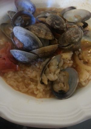 A picture of Clams and rice.