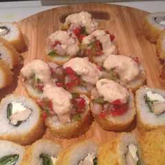 Una foto de Sushi acevichado camarón
