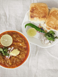 પાઉંભાજી (pav bhaji recipe in gujarati) રેસીપી મુખ્ય ફોટો