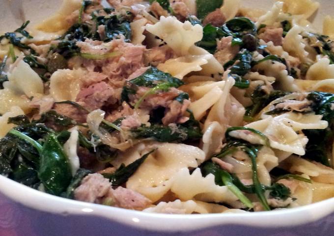 Simple Way to Prepare Perfect AMIEs FARFALLE with TUNA, CAPERs &amp; ROCKET
