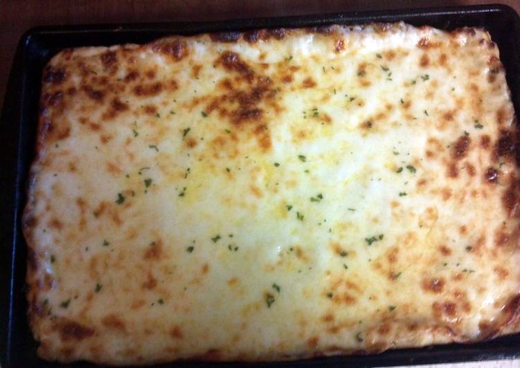 Recipe of Any-night-of-the-week Garlic cheese bread