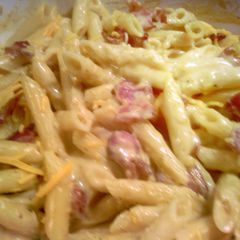 A picture of cheddar bacon penne.