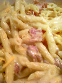 A picture of cheddar bacon penne.