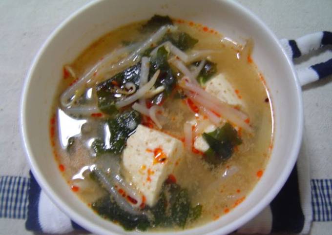 Recipe of Any-night-of-the-week Miso Soup with Chicken Broth