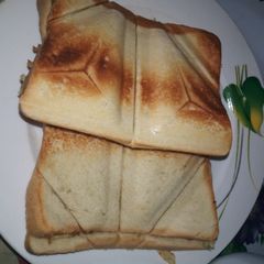 Toasted corned beef bread #teamabuja A picture of Toasted corned beef bread #teamabuja.