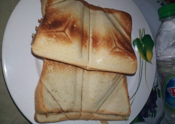 Simple Way to Prepare Perfect Toasted corned beef bread #teamabuja