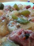 Mandioca refogada com linguiça